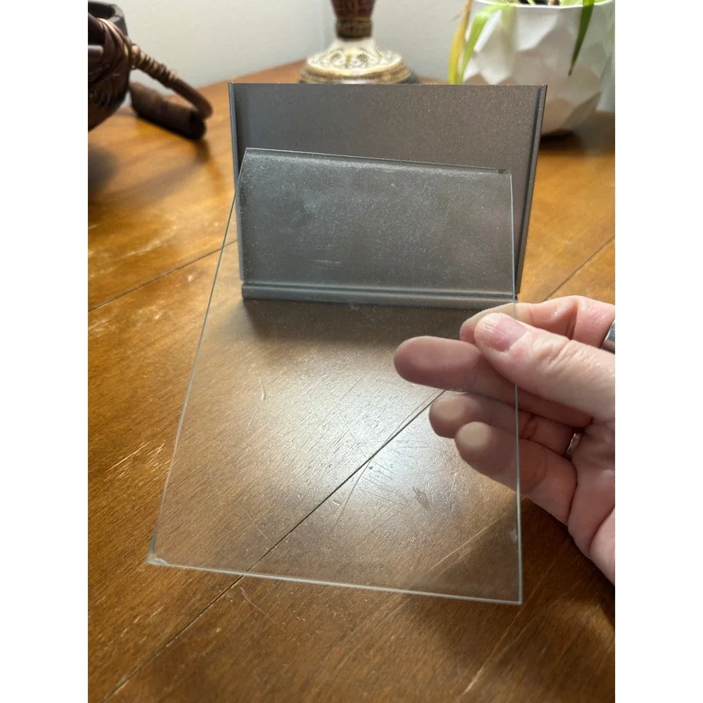Modern Minimalist Silver Metal L-Stand Picture Frame with Glass 4x6 Tabletop